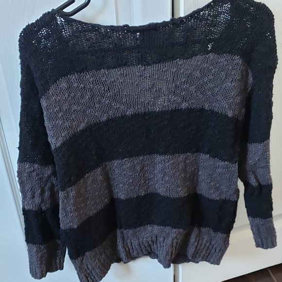 BNWT sweater - Picture 2 of 2